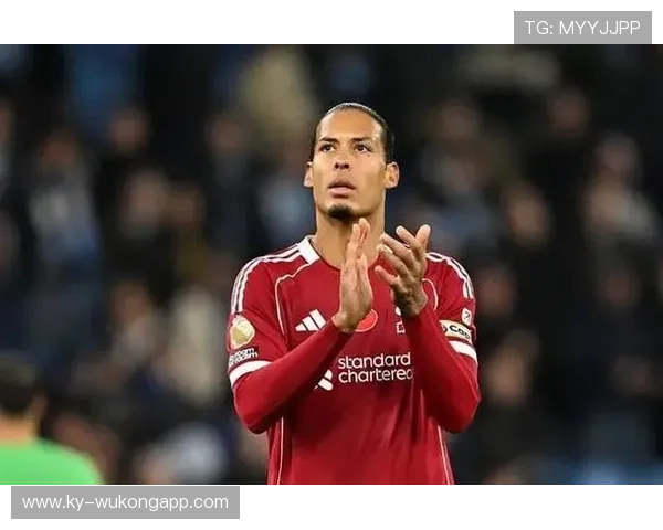 博努奇与范戴克：中卫出球重心从后场组织转向防线前提