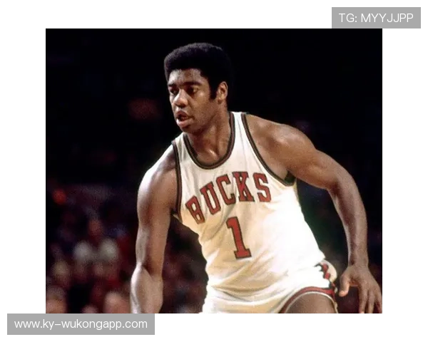 奥斯卡·罗伯特森助攻篮板双核对比乔丹拉开组织效率差距